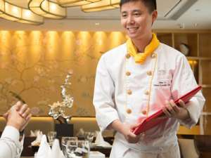 誰知道餐飲店工作服定做多少錢？什么因素影響價格？